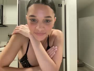 female cam girl ittybity115598 image #3611434