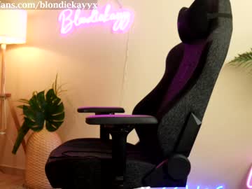 female cam girl blondiekayy image #1017448