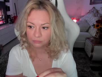 female cam girl kiradivine image #738705