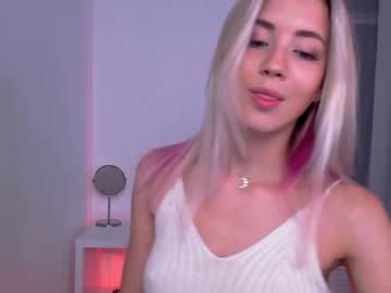 female cam girl emmi_rosee image #22536