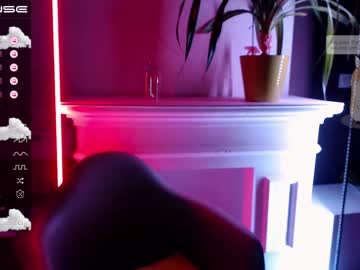female cam girl small_blondee image #2549870