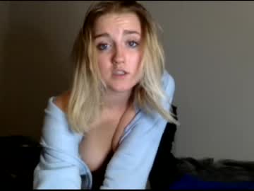blondebarbie00  female  webcam
