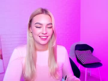female cam girl 8a8y_nura image #1215935