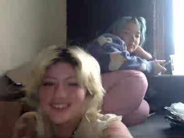 lexilovesyou212  female  webcam