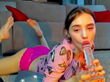 female cam girl angella_kleee image #2638063