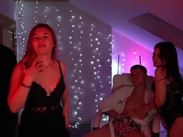 female cam couple kira0541 image #371536
