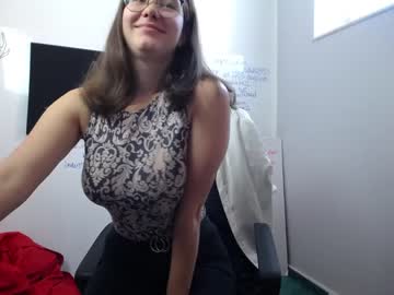 female cam girl yourcrazyneightbor image #2889157