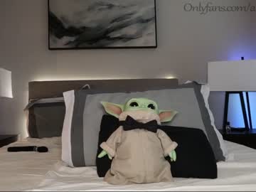 female cam couple ari_lovexo image #2111656