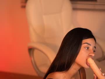 female cam girl winona__ image #1041760