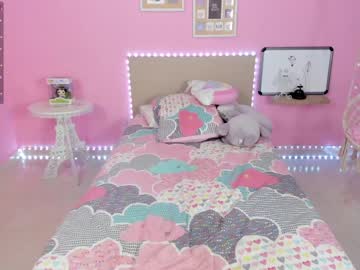 female cam girl little_effy18 image #2204202
