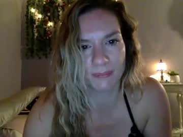 female cam girl crazylilhunniee image #3930292