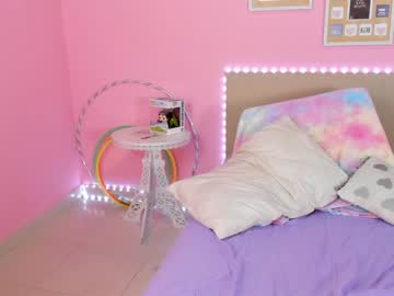 female cam girl little_effy18 image #2571149