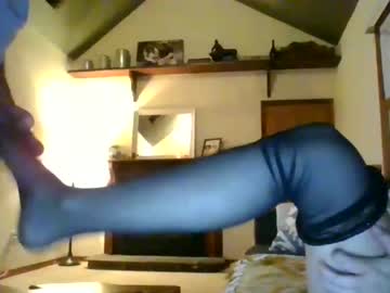 female cam couple cmoorebooty1523 image #50327