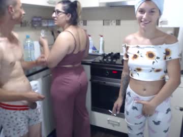 female cam couple maya_and_guests image #2556463