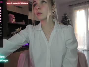 female cam girl xxxhoneyxx image #3476113