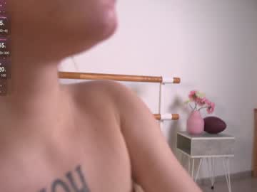 _bunnyminee_  female  webcam