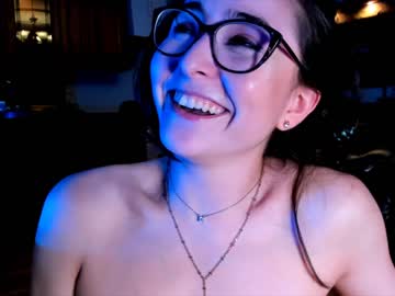 female cam girl littlee33 image #2147138
