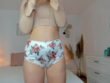 female cam girl rennatha21 image #3742237