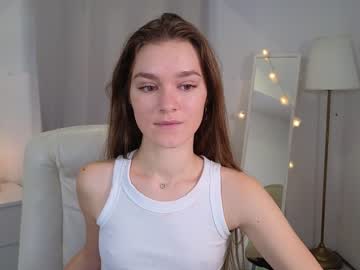 charming_luna  female  webcam