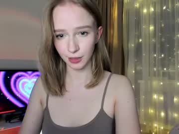 female cam girl happiness_s image #3971607