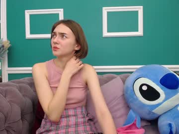 female cam girl adelewilson__ image #411443