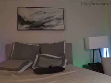 female cam couple ari_lovexo image #2785716