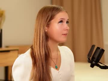 elvinagallamore  female  webcam
