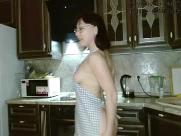 female cam girl silverswan21 image #534982