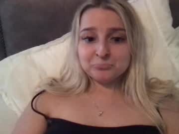 female cam girl lilchloelovee image #4005124