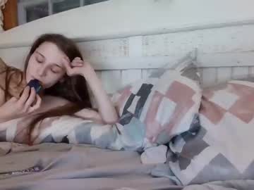 female cam couple _2smokinhot420_ image #3995093