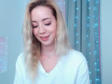 female cam girl emmi_rosee image #1053901