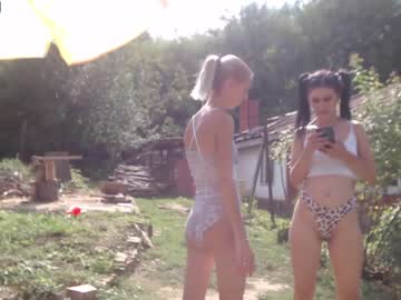female cam couple danamily image #2453113