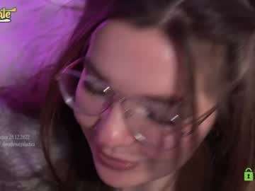 female cam girl _deepthroatgalactica image #3379409