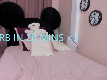 female cam couple vivianperri image #2219327