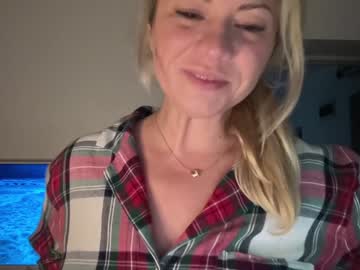 female cam girl kiradivine image #2813148