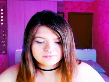 female cam girl _sofaluv_ image #2071660