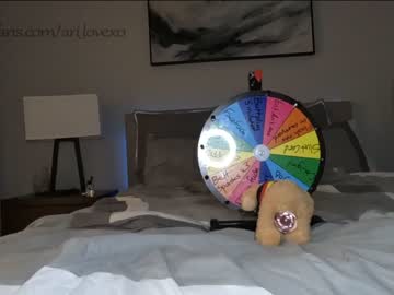 female cam couple ari_lovexo image #1285183