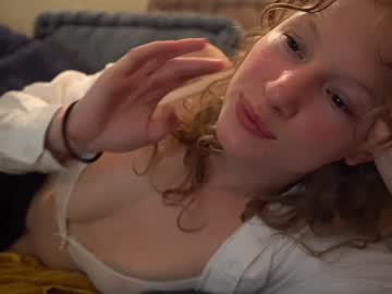 female cam girl sistinehashands image #3542338