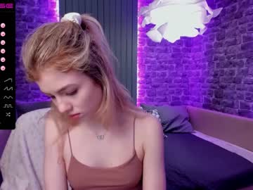 female cam couple bethmad image #896124