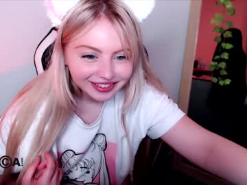 female cam girl shy_blondiee image #3702873