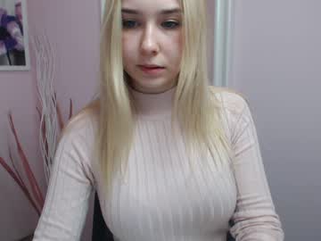 female cam girl lila_page image #1095135