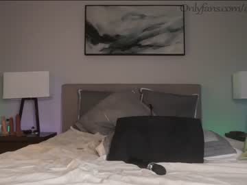 female cam couple ari_lovexo image #2763522