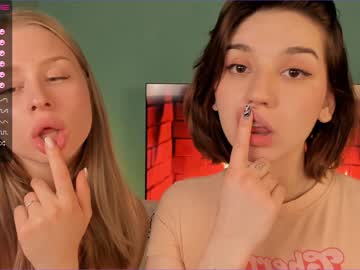 female cam couple huntertiana image #1742432
