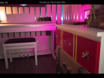 female cam girl hermione_potter_couple image #2905789