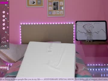 female cam girl little_effy18 image #2341638