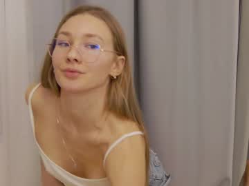 female cam girl teonasafina__ image #3586929