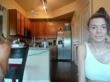 female cam tranny bigdicktrannynicole image #2628417