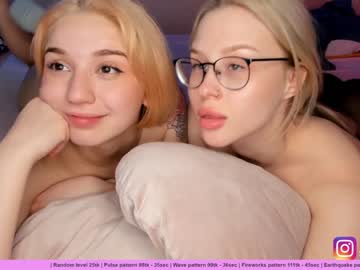 female cam couple huntertiana image #535328