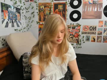 female cam girl albertadunnuck image #4043061