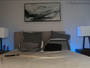 female cam couple ari_lovexo image #2835044